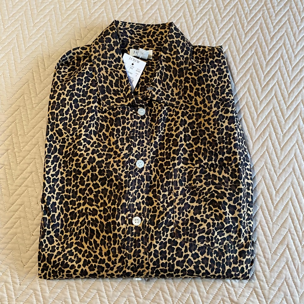 J.Crew Button-up leopard shirt in signature fit - Picture 4 of 11